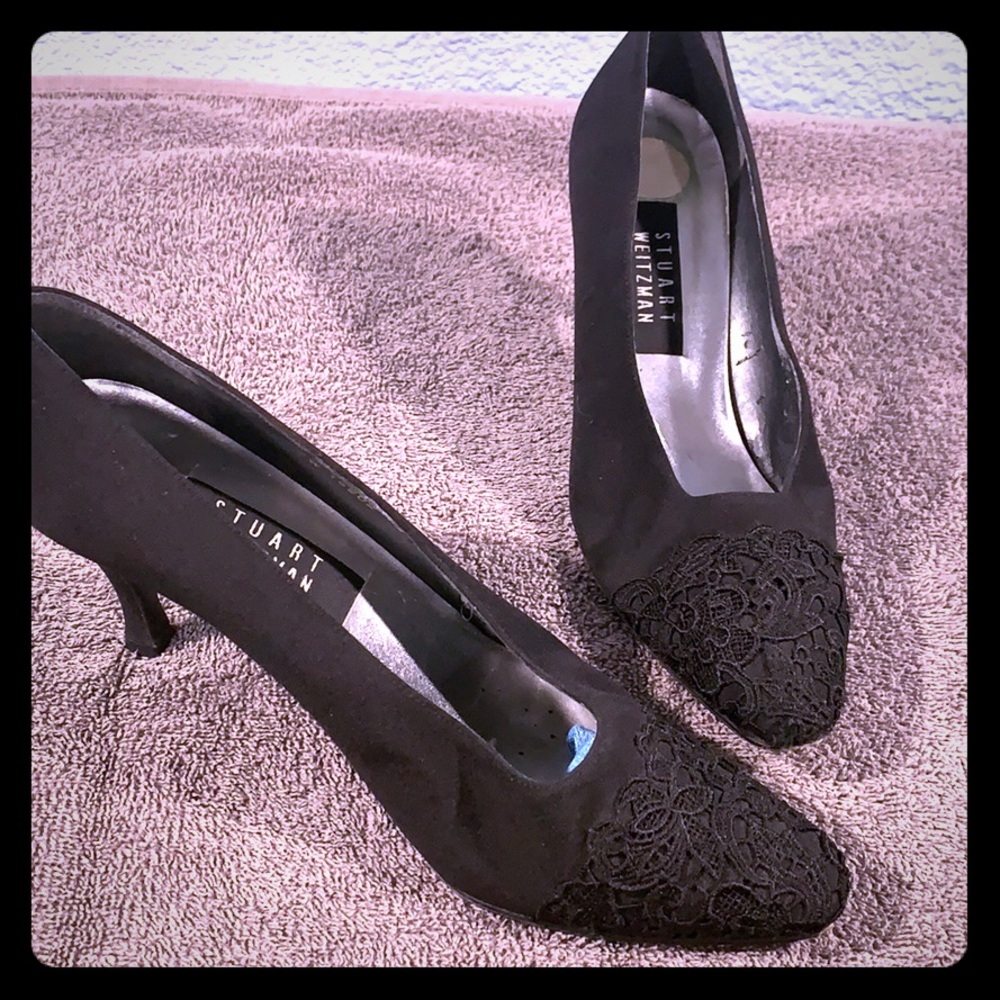 Stuart weitzman lace pump